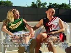 Zwei amerikanische College Girls beim Lesbensex