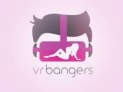 Blondes Tittenluder reitet ihren Lover am Sofa Blondes Tittenluder reitet ihren Lover am Sofa