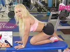 deutsche-pornos hardcore-pornos naturtitten-pornos sperma schlucken, blonde amateurin, deutsche fotze, dreier bumsen, doppelter blowjob, zierlich