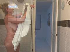 interracial-pornos alt-und-jung-pornos blondinen-pornos besamung, neger, blonde milf, blondine beim interracial sex, freund, alt bumst jung