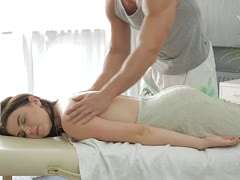 amateur-pornos massage-pornos fingern, muschi fingern, amateur girl, massage, eingeölte titten, massieren