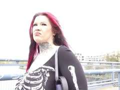 youporn-pornos deutsche-pornos grosse-titten-pornos grosse-aersche-pornos tätowierte schlampe, riesenmöpse, prachtarsch, sex von hinten, deutsche bumsen, milf beim blasen