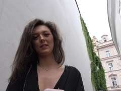 pornhub-pornos deutsche-pornos amateur-pornos bruenette-pornos ficken im stehen, penis blasen, ausziehen, deutsche amateurin, kamera, casting