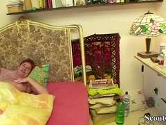 youporn-pornos oma-pornos blasen-pornos alt-und-jung-pornos ficken von hinten, dicker arsch, hängebrüste, alt bumst jung, oma beim blasen, deutsche oma