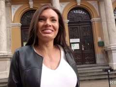 deutsche-pornos grosse-titten-pornos milf-pornos abspritzen-pornos schwanz reiten, sperma schlucken, deutsche milf, dicke hupen, doggystyle, strümpfe, dunkelhaarig, casting