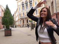 deutsche-pornos grosse-titten-pornos milf-pornos abspritzen-pornos schwanz reiten, sperma schlucken, deutsche milf, dicke hupen, doggystyle, strümpfe, dunkelhaarig, casting