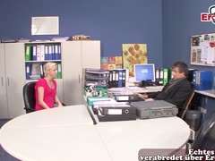 deutsche-pornos minititten-pornos blondinen-pornos blondine ficken, kleine titten, sekretärin, dünn, bürosex, deutsche frau