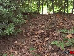 outdoor-pornos pornhub-pornos milf-pornos anal-pornos ficken von hinten, arsch ficken, outdoor blowjob, brünette milf, outdoor analsex, rasierte brünette